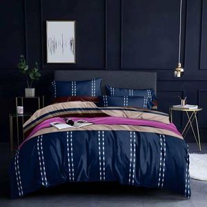 6by6 bedsheet with four pillowscases 