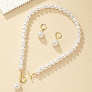 ONIBENZ Statement Pearl & Gold Toggle Jewelry Set – Necklace & Earrings