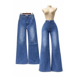 Light blue wash boyfriend jeans 