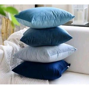 Decorative throw pillow