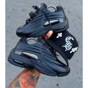 Unisex All-Black Low-Top Athletic Sneakers – Metallic Silver Accent Cushion Shoes