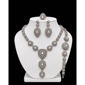 Luxury Collection Classic And Superb Stone Out Arabian Crystal Diamond  Silver 4 In 1 Jewelry Set