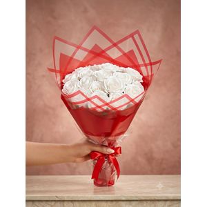 Genera 24 white roses flowers with red wrap 