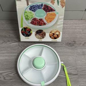 Rotating fruit and snacks box (spin and rotatable box)