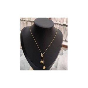 SIMPLE BEAUTIFUL NECKLACE WITH PENDANT