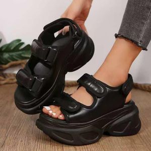 Everything Ladies flat outdoor footwear 