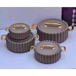 4 SETS INSULATED DINNER PLATES( CASSEROLE)