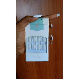 Solid White Press-On Nails 24-Piece Short Coffin Nails Set