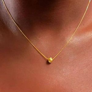 NON TARNISH TINY GOLD NECKLACE WITH PENDANT