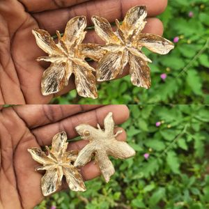 Beautiful flower earrings 