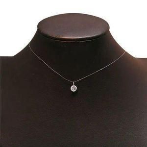 Simple ladies necklace with pendant 