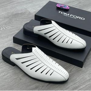 Men’s closed-toe mule sandals