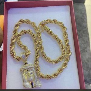 TWIST GOLD ICED CHAIN