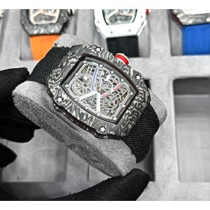 Durable Sophisticated Luxurious Prime & Affordable Potable Luxury Wrist Watch For Rugged Men 001