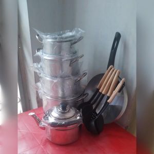 Quality Pots, Frying Pan, Kettle& Non Stick Spoons Set - Bundle