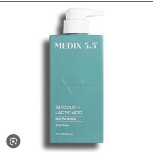 Medix 5.5 Glycolic + Lactic Acid Skin Perfecting Body Wash (15 FL OZ / 444 mL)