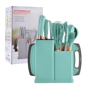 19 Piece Silicone Kitchenware and Knife Set