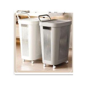 Laundry basket with tyre