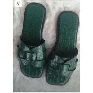 Choice Classic matured ladies slippers