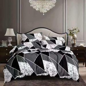 6by6 bedsheets with 4 pillowcases 