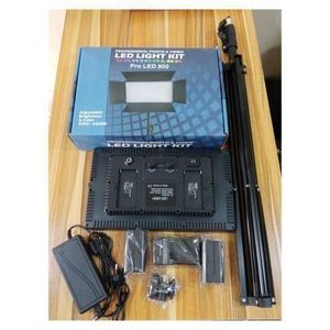Rechargeable Led Light Kit Pro LED 600 + Batteries +Stand