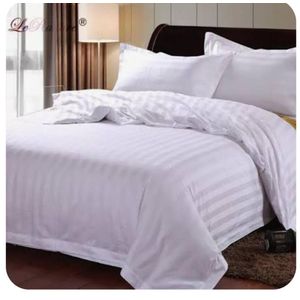 Mature duvet, bedsheet and 4 pillow cases