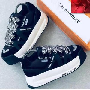 Lace up Black Classic Sneakers For All