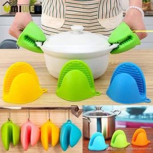 Heat-Resistant Silicone Pinch Mitts Pot Holder Gloves