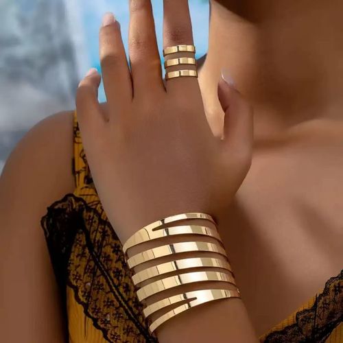 Fashion Beautiful Stripped Gold Bracelet and Ring