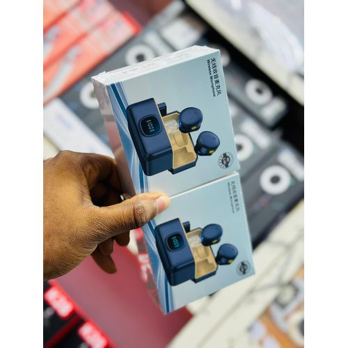 product_image_name-Microphone-Q8 Wireless Lavalier-Microphone system with a charging case.-1