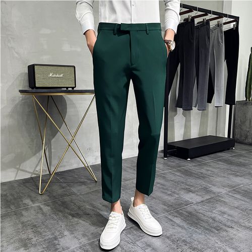 18+ Outfits With Green Pants: Stylish + Elevated Looks You'll Love!