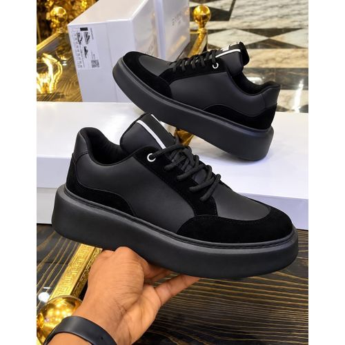 Fashion Men's black standard luxury sneakers,,