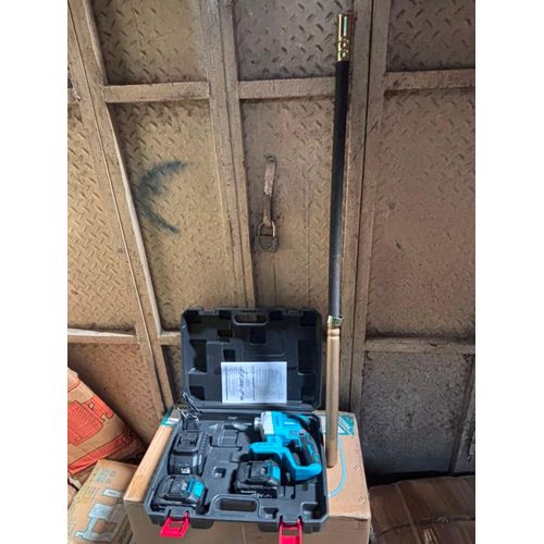 Makita Cordless concrete vibrator 118v 1.2m