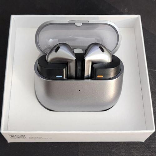 Generic Samsung AI Earpods Galaxy Buds3 with Earpod Active Cancellation with AI