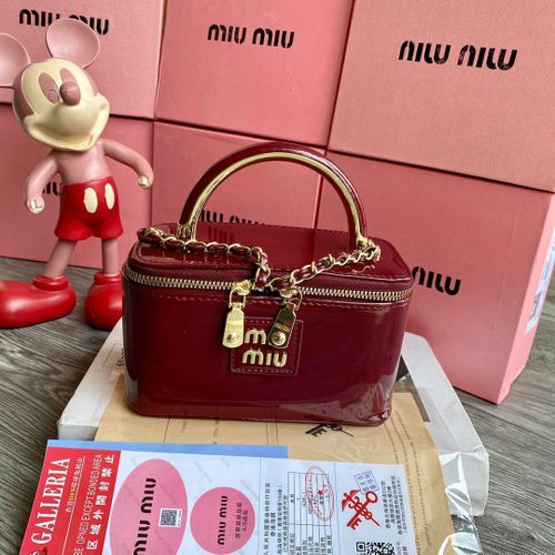 product_image_name-Genetic-Luxury Burgundy Patent Leather Box Handbag for Women – Gold Chain Handle & Dual Zipper Design-1