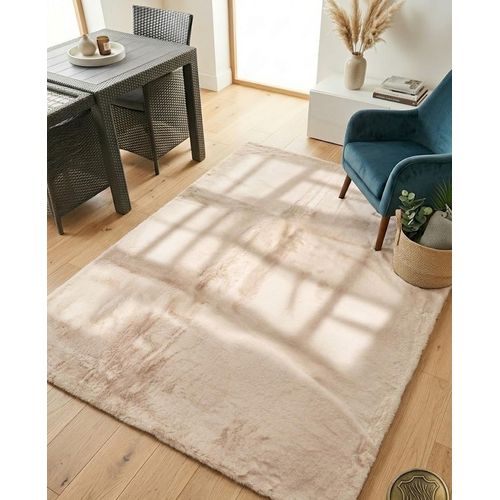 Generic VIP FUR BEIGE CENTER RUG (5ft by 7ft)