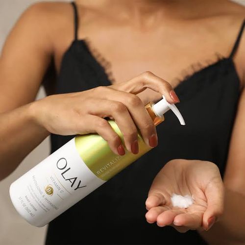 product_image_name-Olay-Revitalizing & Hydrating Vitamin C Body Lotion-3