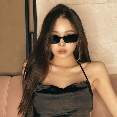 product_image_name-VOGUE BAZAAR-Retro Small Rectangle Sunglasses, Black Frame, Unisex-3