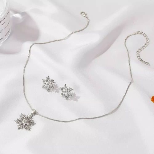 Vintage Avon Rhinestone Pendant Necklace and Earrings Set, Dainty  Rhinestone Snowflake Necklace & Snowflake Post Earrings, Holiday Jewelry -  Etsy