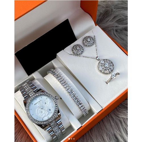 Tiny Silver Caravelle Ladies Watch | 90s Delicate Bulova Women's Watch –  Vintage Radar