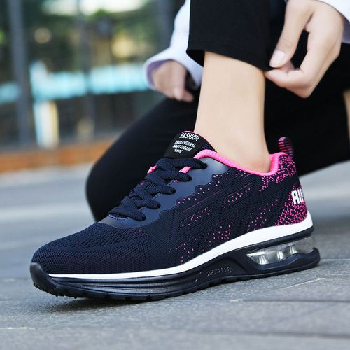 Mesh outlet golf shoes