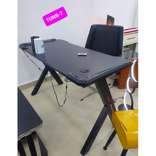 Generic Gaming/studio desk 1.2m