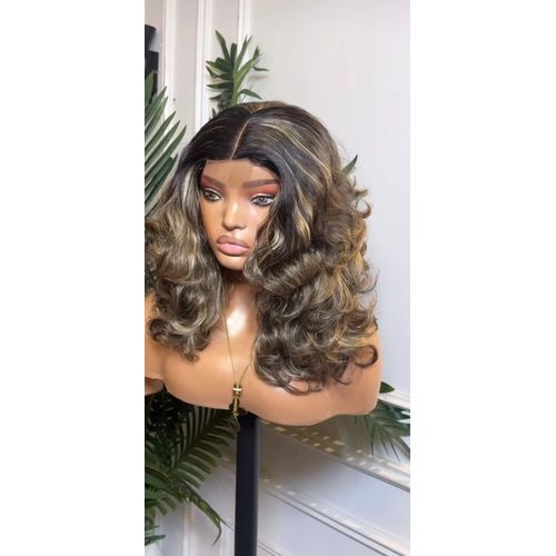 Generic Highlighted Wavy Bounce Closure Wig - image 2
