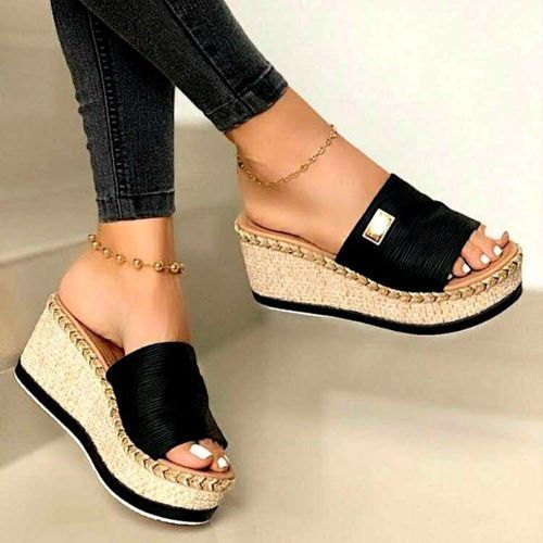 Women's Fashionable & Comfortable Metal Decorated Toe Covering Thick Soled  Sandals | SHEIN USA