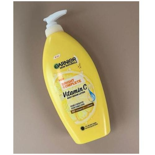Garnier BRIGHT COMPLETE VITAMIN C BODY SERUM LOTION, 400ML