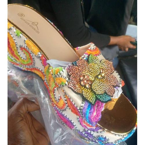 Fashion Everything Ladies flat outdoor footwear