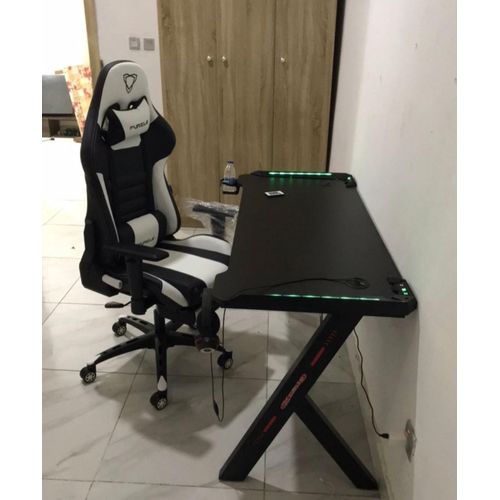 Generic Gaming chair & table 1.2m