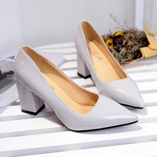 Reiss Bramley Pointed Toe Pump In Off White | ModeSens