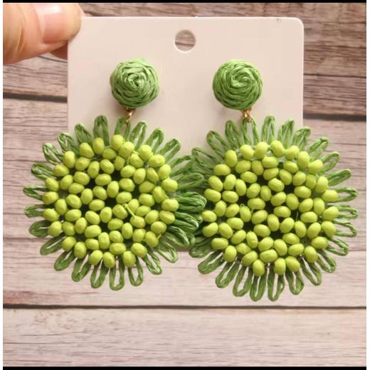 Elegant lightweight floral earrings 