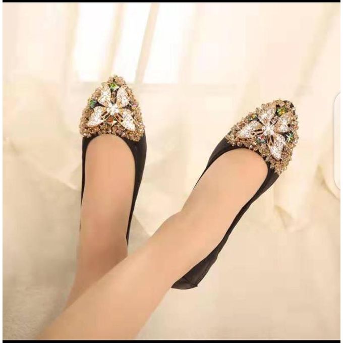 classy low heel shoes